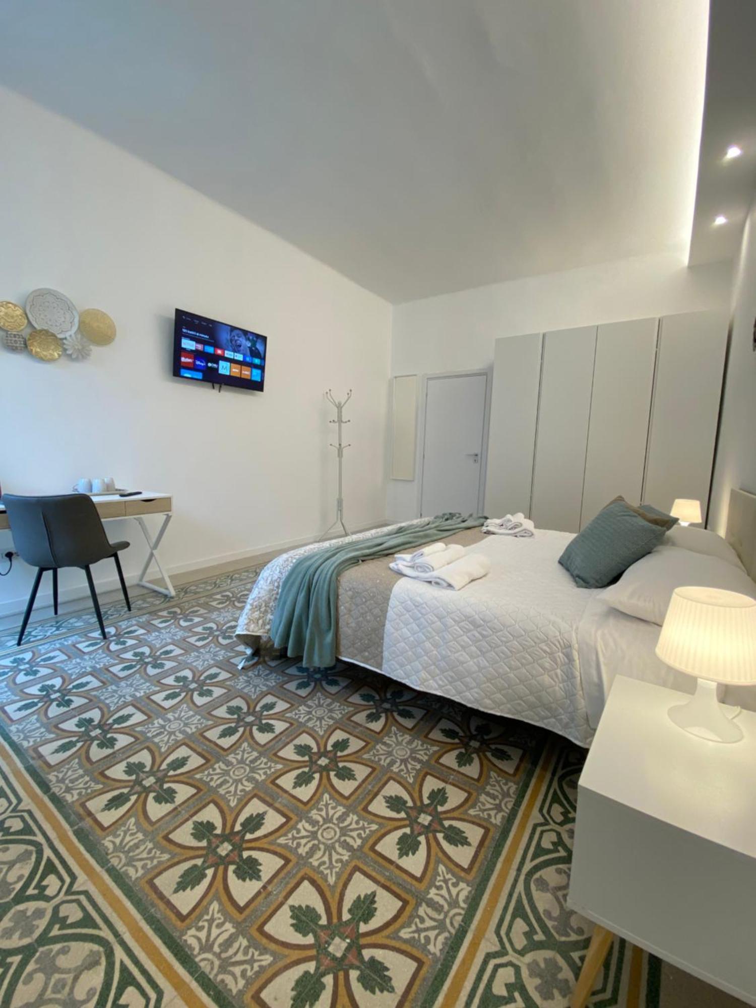 Conte Cavour Apartment Bari Exterior photo